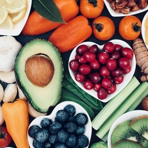 ¿Qué nutrientes debes cuidar si eres vegano?